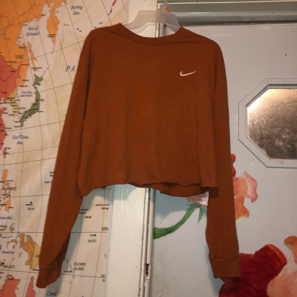 nike crop top